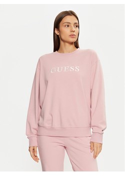 Guess Bluza O5RQ03 KCO31 Różowy Regular Fit ze sklepu MODIVO w kategorii Bluzy damskie - zdjęcie 181100160