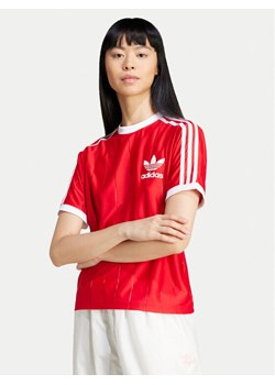 adidas T-Shirt adicolor 3-Stripes IX5504 Czerwony Loose Fit ze sklepu MODIVO w kategorii Bluzki damskie - zdjęcie 181100460