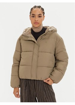 Calvin Klein Jeans Kurtka zimowa J20J224112 Beżowy Regular Fit ze sklepu MODIVO w kategorii Kurtki damskie - zdjęcie 181100943
