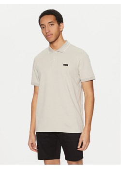 Calvin Klein Polo K10K114141 Beżowy Regular Fit ze sklepu MODIVO w kategorii T-shirty męskie - zdjęcie 181101463