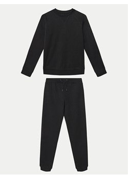 Guess Dres L5RG00 KCCH0 Czarny Regular Fit ze sklepu MODIVO w kategorii Dresy chłopięce - zdjęcie 181101830