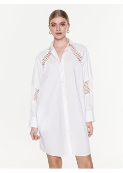 MSGM Sukienka koszulowa 3441MDA183 237125 Biały Regular Fit ze sklepu MODIVO w kategorii Sukienki - zdjęcie 181102521