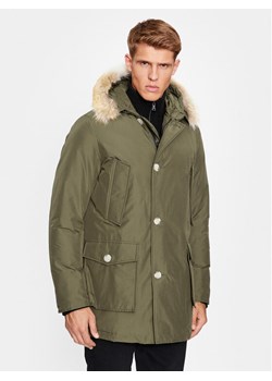 Woolrich Kurtka puchowa Arctic CFWOOU0482MRUT0001 Zielony Regular Fit - id: 0000303588502 - marki Woolrich - 181102573 Woolrich Kurtka puchowa Arctic CFWOOU0482MRUT0001 Zielony Regular Fit ze sklepu MODIVO w kategorii Kurtki męskie - zdjęcie 181102573
