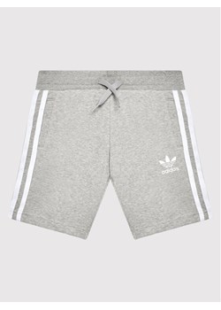 adidas Szorty sportowe adicolor H32343 Szary Regular Fit ze sklepu MODIVO w kategorii Spodenki chłopięce - zdjęcie 181103473