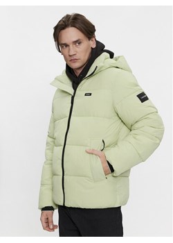 Calvin Klein Kurtka zimowa Crinkle K10K110336 Zielony Regular Fit ze sklepu MODIVO w kategorii Kurtki męskie - zdjęcie 181104842