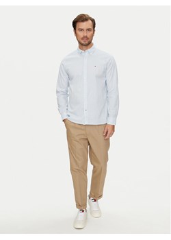 Tommy Hilfiger Koszula Oxford MW0MW25037 Błękitny Regular Fit ze sklepu MODIVO w kategorii Koszule męskie - zdjęcie 181106524