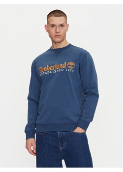 Timberland Bluza TB0A2FEQ Granatowy Regular Fit ze sklepu MODIVO w kategorii Bluzy męskie - zdjęcie 181106734
