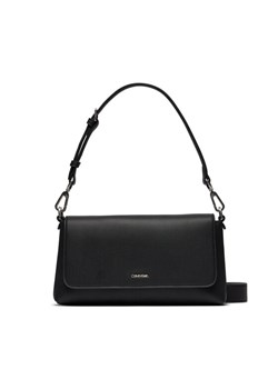 Calvin Klein Torebka Ck Must Shoulder Bag K60K611364 Czarny ze sklepu MODIVO w kategorii Listonoszki - zdjęcie 181107812
