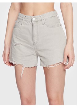 Calvin Klein Jeans Szorty jeansowe J20J220643 Szary Mom Fit ze sklepu MODIVO w kategorii Szorty - zdjęcie 181109532