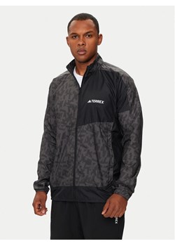 adidas Kurtka do biegania Terrex Trail Running IN6726 Szary Regular Fit ze sklepu MODIVO w kategorii Kurtki męskie - zdjęcie 181110140