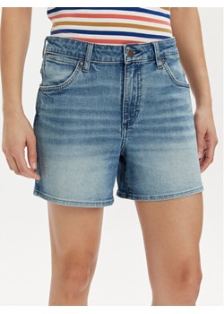 Wrangler Szorty jeansowe 112351036 Niebieski Boyfriend Fit ze sklepu MODIVO w kategorii Szorty - zdjęcie 181110361