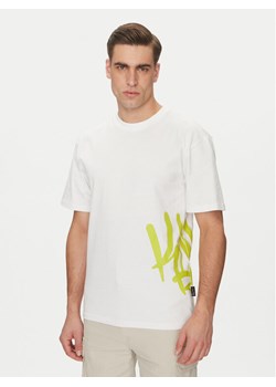 Karl Kani T-Shirt Signature Tag 60300330 Biały Regular Fit ze sklepu MODIVO w kategorii T-shirty męskie - zdjęcie 181110613