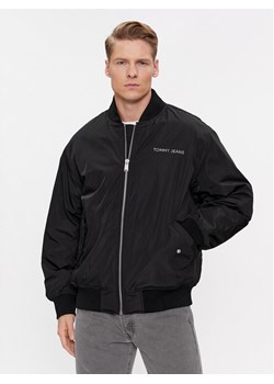 Tommy Jeans Kurtka bomber Classics DM0DM17879 Czarny Relaxed Fit ze sklepu MODIVO w kategorii Kurtki męskie - zdjęcie 181110971
