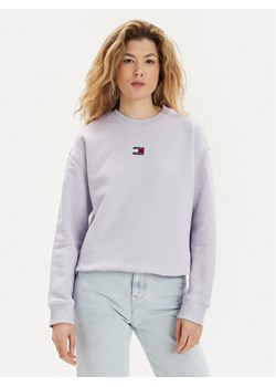 Tommy Jeans Bluza Badge DW0DW17325 Fioletowy Regular Fit ze sklepu MODIVO w kategorii Bluzy damskie - zdjęcie 181111070