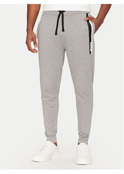 BOSS Spodnie dresowe Authentic 50540654 Szary Regular Fit - id: 0000305116147 - marki BOSS HUGO BOSS - 181111233 BOSS Spodnie dresowe Authentic 50540654 Szary Regular Fit ze sklepu MODIVO w kategorii Spodnie męskie - zdjęcie 181111233