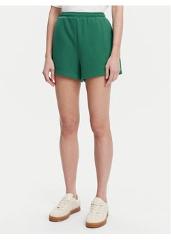 Gap Szorty sportowe 714587-04 Zielony Relaxed Fit ze sklepu MODIVO w kategorii Szorty - zdjęcie 181112061