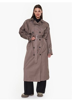Gestuz Trencz Sarga 10906855 Brązowy Loose Fit ze sklepu MODIVO w kategorii Płaszcze damskie - zdjęcie 181112522
