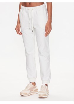 Liu Jo Sport Spodnie dresowe TA3146 F0090 Beżowy Regular Fit - id: 0000302437207 - marki Liu Jo - 181112700 Liu Jo Sport Spodnie dresowe TA3146 F0090 Beżowy Regular Fit ze sklepu MODIVO w kategorii Spodnie damskie - zdjęcie 181112700