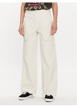 Vans Spodnie cargo Arroyo Wide Leg Cargo Pant VN000F7M Beżowy Relaxed Fit ze sklepu MODIVO w kategorii Spodnie damskie - zdjęcie 181113153