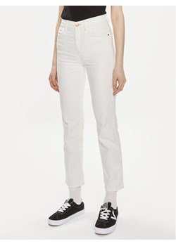 Wrangler Jeansy 112351027 Biały Straight Fit ze sklepu MODIVO w kategorii Jeansy damskie - zdjęcie 181114272