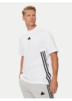 adidas T-Shirt Future Icons 3-Stripes JJ4159 Biały Regular Fit ze sklepu MODIVO w kategorii T-shirty męskie - zdjęcie 181114582
