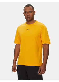 Reebok T-Shirt 100214894 Pomarańczowy Regular Fit - id: 0000305250483 - marki Reebok - 181115150 Reebok T-Shirt 100214894 Pomarańczowy Regular Fit ze sklepu MODIVO w kategorii T-shirty męskie - zdjęcie 181115150