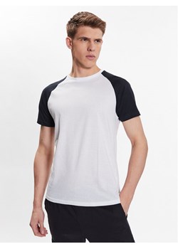Brave Soul T-Shirt MTS-149BAPTISTK Biały Regular Fit ze sklepu MODIVO w kategorii T-shirty męskie - zdjęcie 181115942