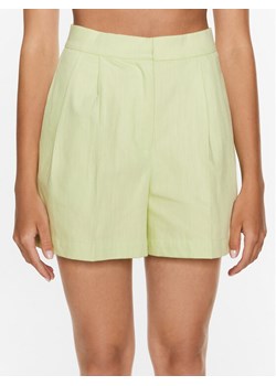 Edited Szorty materiałowe EDT7039001 Zielony Casual Fit ze sklepu MODIVO w kategorii Szorty - zdjęcie 181116844