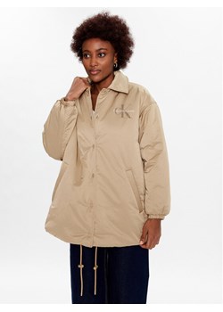 Calvin Klein Jeans Kurtka przejściowa J20J220333 Beżowy Oversize ze sklepu MODIVO w kategorii Kurtki damskie - zdjęcie 181117890