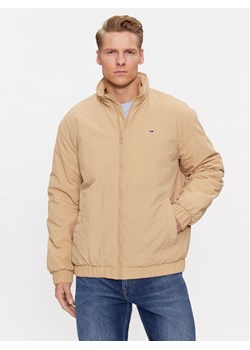 Tommy Jeans Kurtka bomber Essential DM0DM17238 Beżowy Relaxed Fit ze sklepu MODIVO w kategorii Kurtki męskie - zdjęcie 181117940