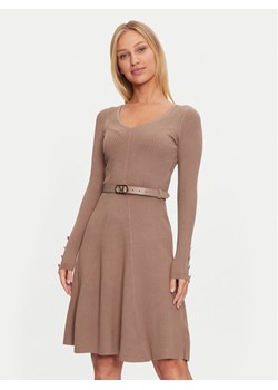 Marciano Guess Sukienka dzianinowa Luna 4BGK00 5613Z Beżowy Regular Fit ze sklepu MODIVO w kategorii Sukienki - zdjęcie 181118792