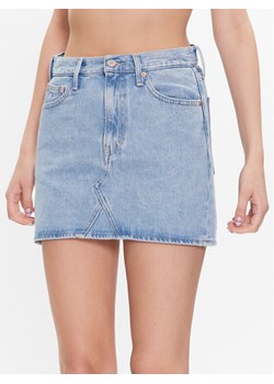 Tommy Jeans Spódnica jeansowa Izzie DW0DW15628 Niebieski Regular Fit ze sklepu MODIVO w kategorii Spódnice - zdjęcie 181119423