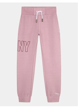 DKNY Spodnie dresowe D54000 S Różowy Regular Fit ze sklepu MODIVO w kategorii Spodnie dziewczęce - zdjęcie 181119601