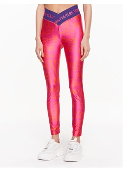 Versace Jeans Couture Legginsy 74HAC113 Różowy Slim Fit ze sklepu MODIVO w kategorii Spodnie damskie - zdjęcie 181119664