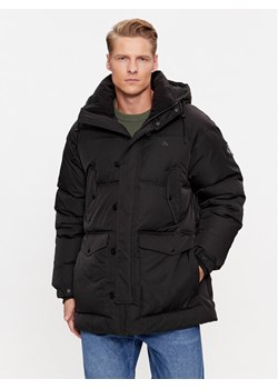 Calvin Klein Jeans Kurtka zimowa J30J324080 Czarny Relaxed Fit ze sklepu MODIVO w kategorii Kurtki męskie - zdjęcie 181120930