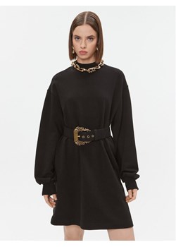 Versace Jeans Couture Sukienka dzianinowa 75HAO971 Czarny Relaxed Fit ze sklepu MODIVO w kategorii Sukienki - zdjęcie 181123512