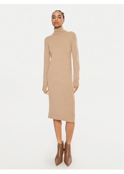 Calvin Klein Sukienka dzianinowa K20K207485 Beżowy Regular Fit ze sklepu MODIVO w kategorii Sukienki - zdjęcie 181124004