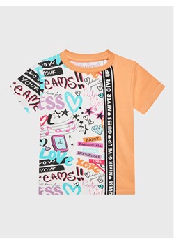 Guess T-Shirt K3RI24 K6YW3 Pomarańczowy Regular Fit ze sklepu MODIVO w kategorii Koszulki niemowlęce - zdjęcie 181124750