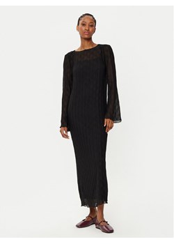 Gina Tricot Sukienka codzienna 24475 Czarny Loose Fit ze sklepu MODIVO w kategorii Sukienki - zdjęcie 181125300