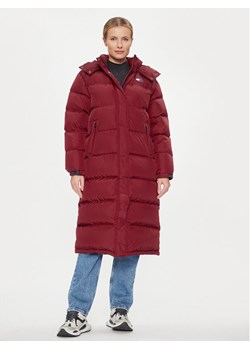 Tommy Jeans Kurtka puchowa Alaska DW0DW14287 Czerwony Regular Fit ze sklepu MODIVO w kategorii Kurtki damskie - zdjęcie 181125592