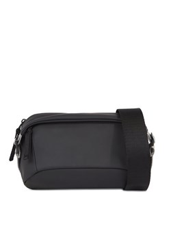 Calvin Klein Saszetka Rubberized Camera Bag K50K510800 Czarny ze sklepu MODIVO w kategorii Torby męskie - zdjęcie 181125800