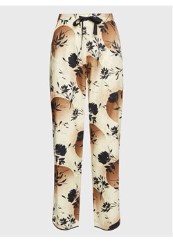 Cyberjammies Spodnie materiałowe CY9549 Écru Regular Fit ze sklepu MODIVO w kategorii Piżamy damskie - zdjęcie 181126083