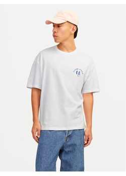 Jack&Jones T-Shirt Jorfrutti 12256926 Biały Wide Fit ze sklepu MODIVO w kategorii T-shirty męskie - zdjęcie 181127332