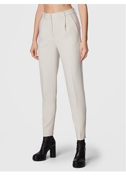 Bruuns Bazaar Spodnie materiałowe Cindysus BBW2595 Beżowy Slim Fit ze sklepu MODIVO w kategorii Spodnie damskie - zdjęcie 181127401