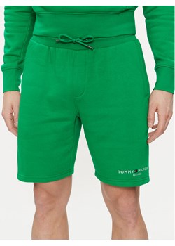 Tommy Hilfiger Szorty sportowe Logo MW0MW34201 Zielony Regular Fit ze sklepu MODIVO w kategorii Spodenki męskie - zdjęcie 181129074