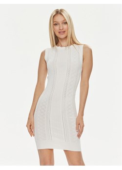 Guess Sukienka dzianinowa Es Sl Adaline W4GK11 Z2U00 Écru Slim Fit ze sklepu MODIVO w kategorii Sukienki - zdjęcie 181129171