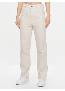 Wrangler Jeansy Mom Stright 112342871 Biały Regular Fit ze sklepu MODIVO w kategorii Jeansy damskie - zdjęcie 181129543