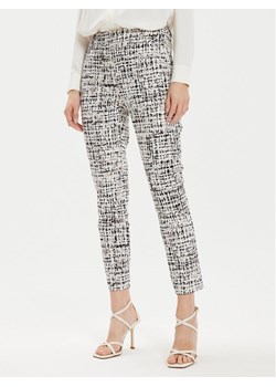 Joseph Ribkoff Spodnie materiałowe 241189 Beżowy Slim Fit ze sklepu MODIVO w kategorii Spodnie damskie - zdjęcie 181130040
