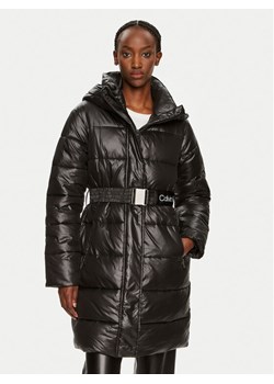 Calvin Klein Jeans Kurtka zimowa J20J223578 Czarny Regular Fit ze sklepu MODIVO w kategorii Kurtki damskie - zdjęcie 181130310