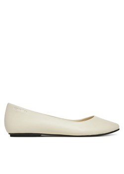 Calvin Klein Baleriny Flat Mary Jane - Lth HW0HW02341 Écru ze sklepu MODIVO w kategorii Balerinki - zdjęcie 181130911